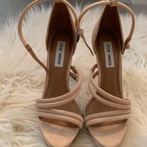 NEW, Steve Madden heels. Beautiful nude